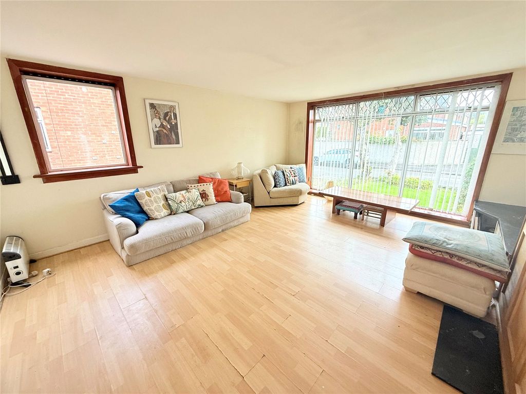 Property photo 2 of 13 Picture No. 02