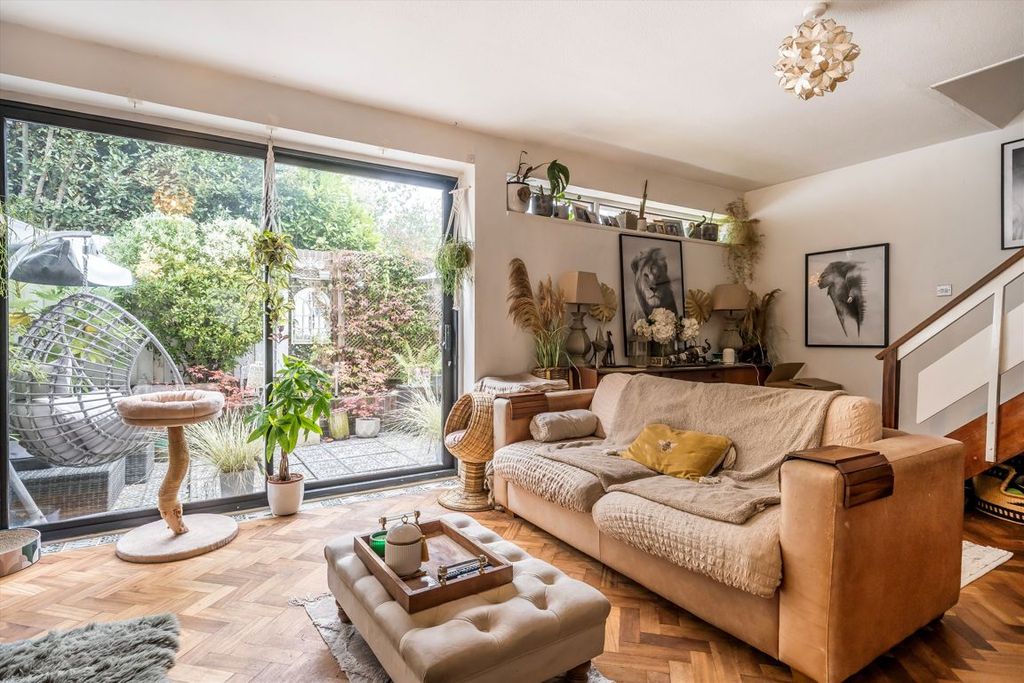 Property photo 2 of 7