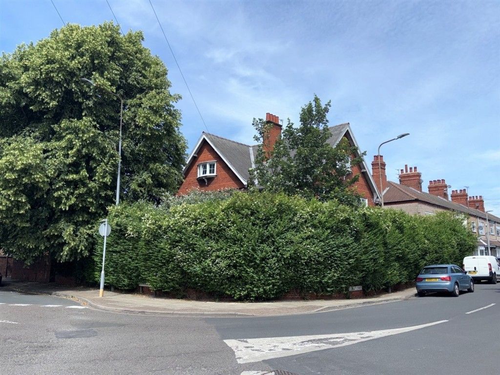 Property photo 1 of 12