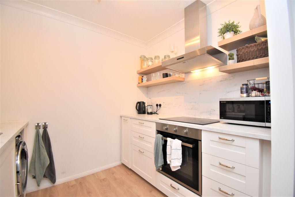 Property photo 3 of 8 Kitch 2