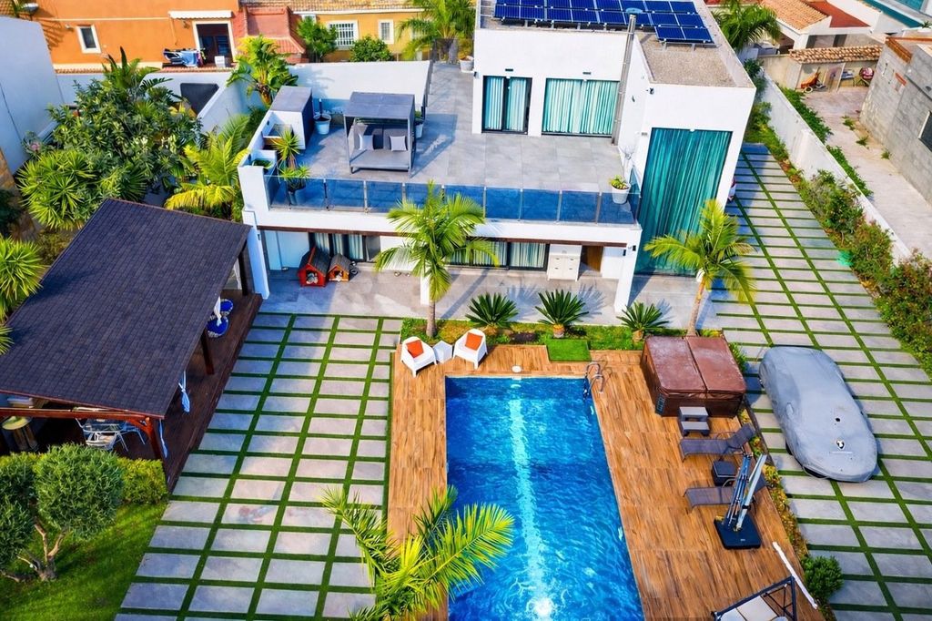 Property photo 1 of 45