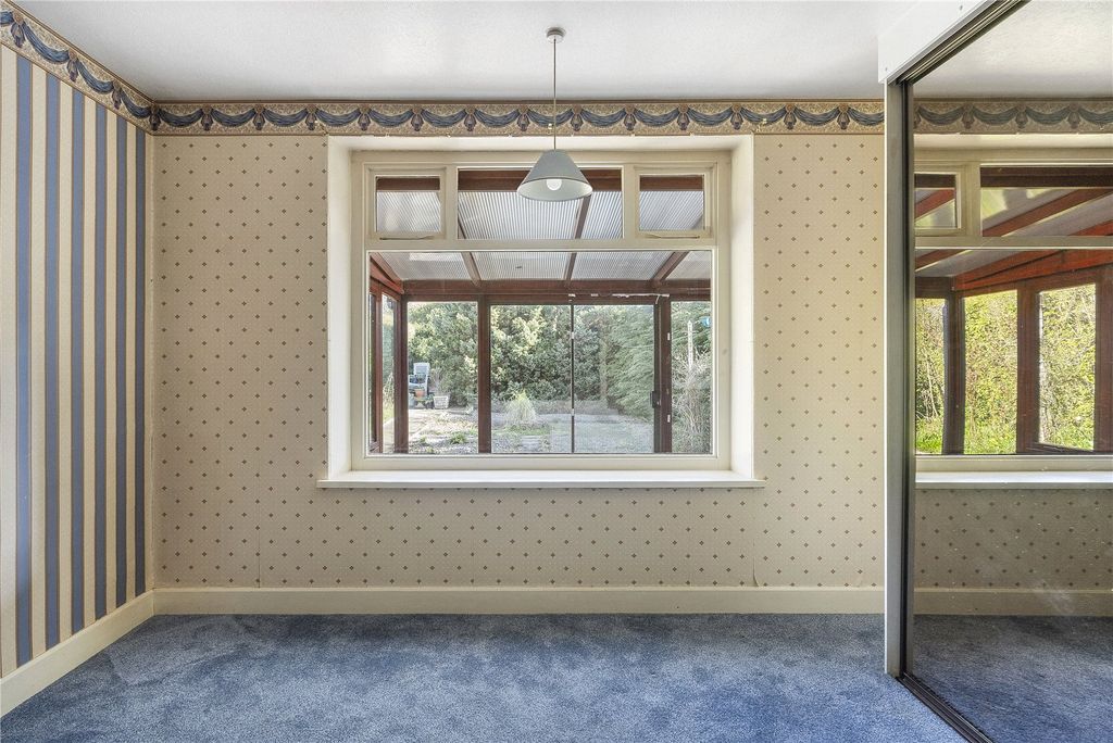 Property photo 3 of 20 Morningside Gardens