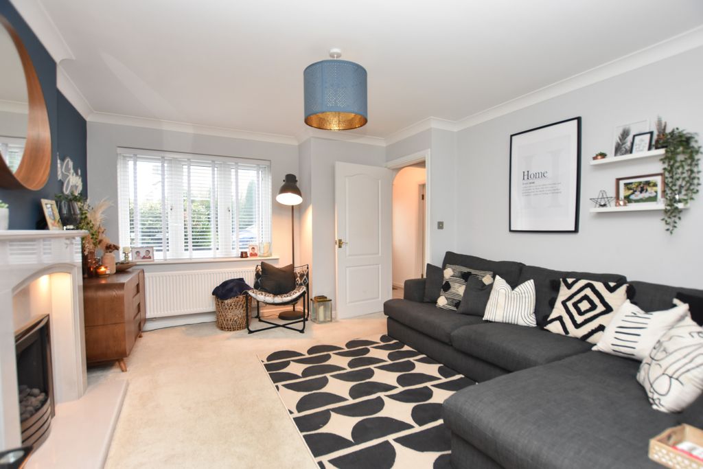 Property photo 3 of 28