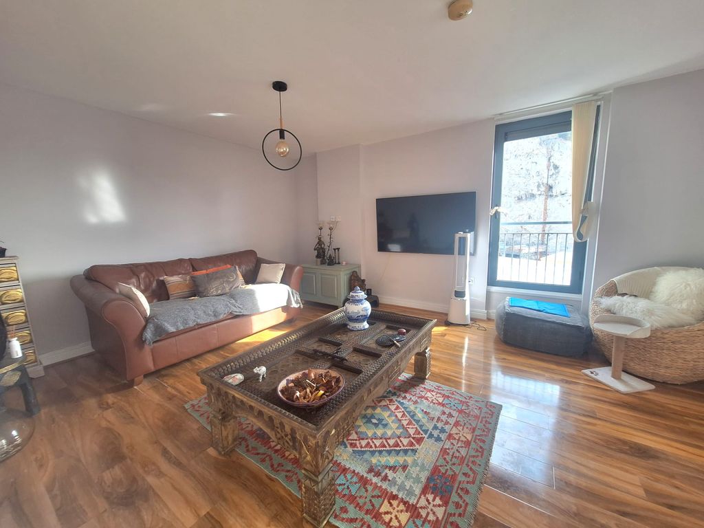 Property photo 3 of 24