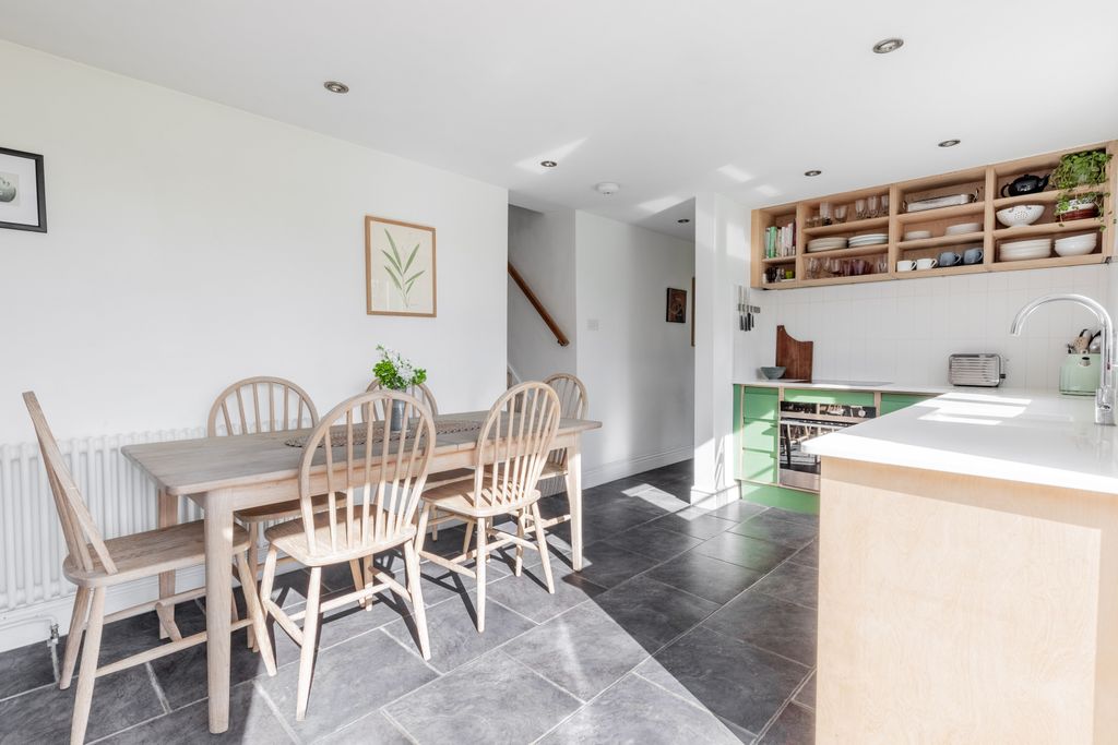 Property photo 3 of 40 A1
