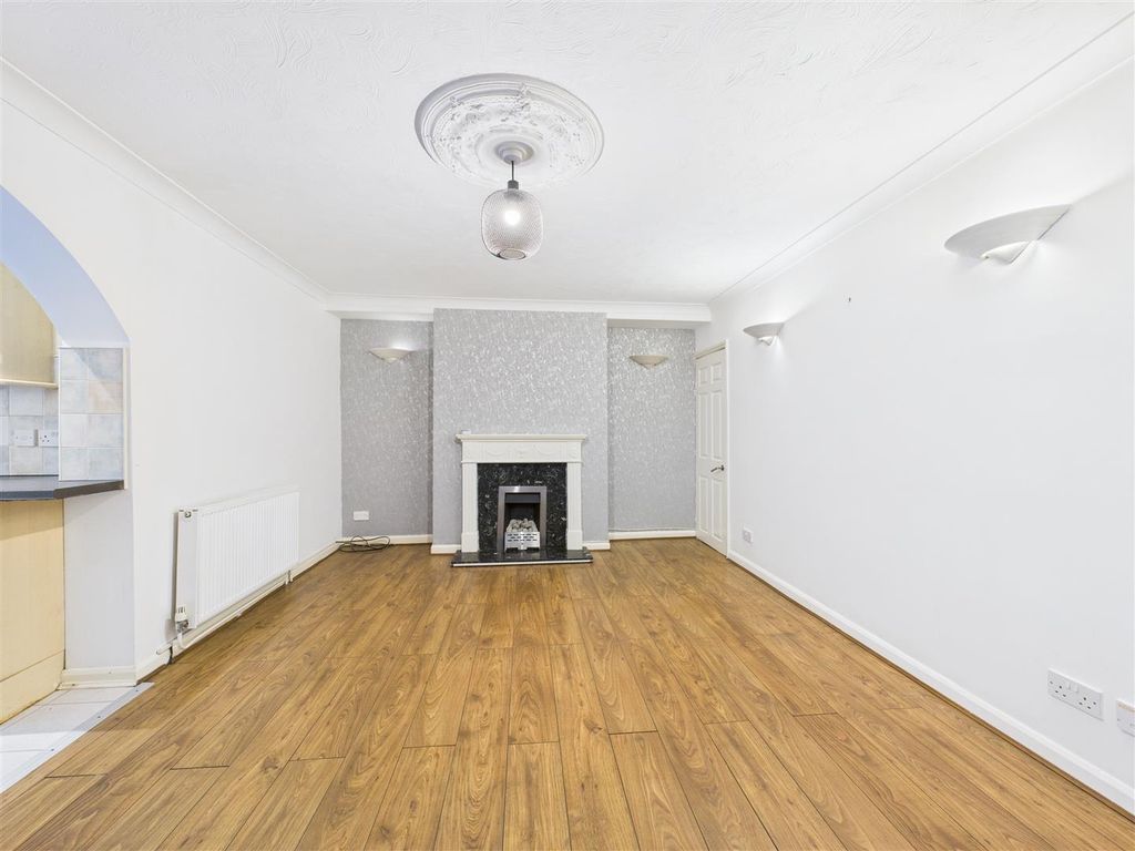 Property photo 1 of 17 Cam05193G0-Pr0069-Still005.Jpg