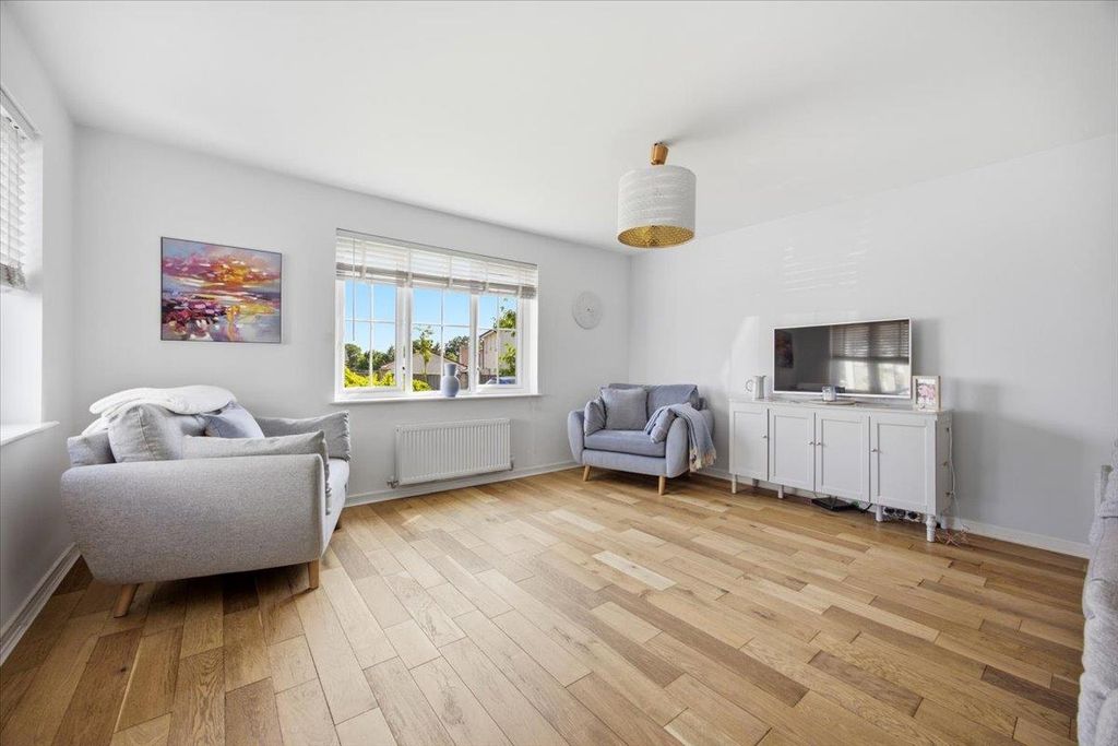 Property photo 2 of 26 08-62_Finart_Crescent_Gartcosh_008.Jpg