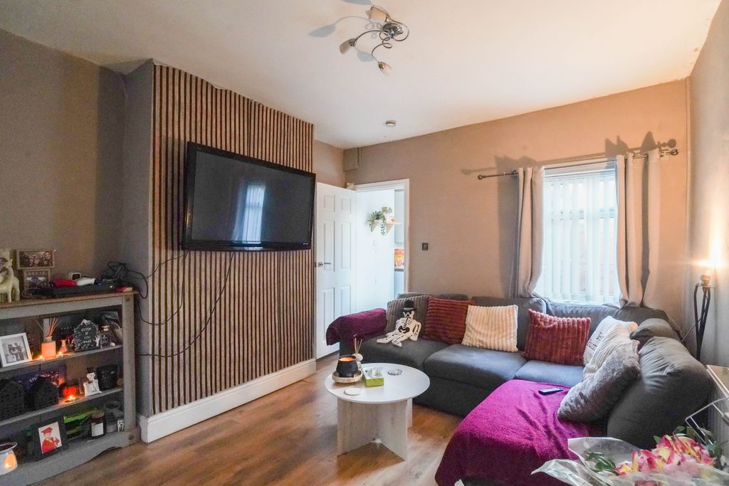 Property photo 2 of 21