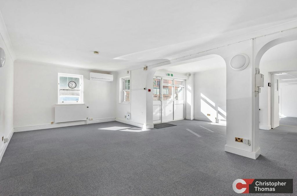 Property photo 3 of 10 Cbbb5d9A-F2d1-4Aef-8Bd8-01c817d01F32.Jpg