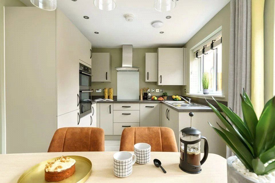 Property photo 1 of 8 Kitchen Dining Area