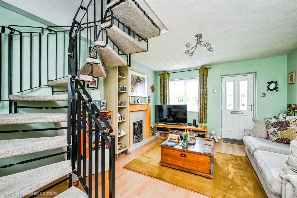 Property photo 2 of 16 Picture No. 18