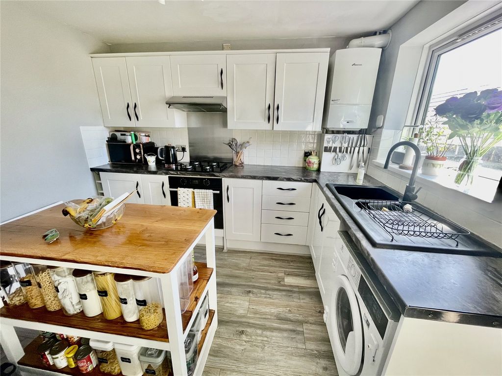 Property photo 3 of 10 Picture No. 02