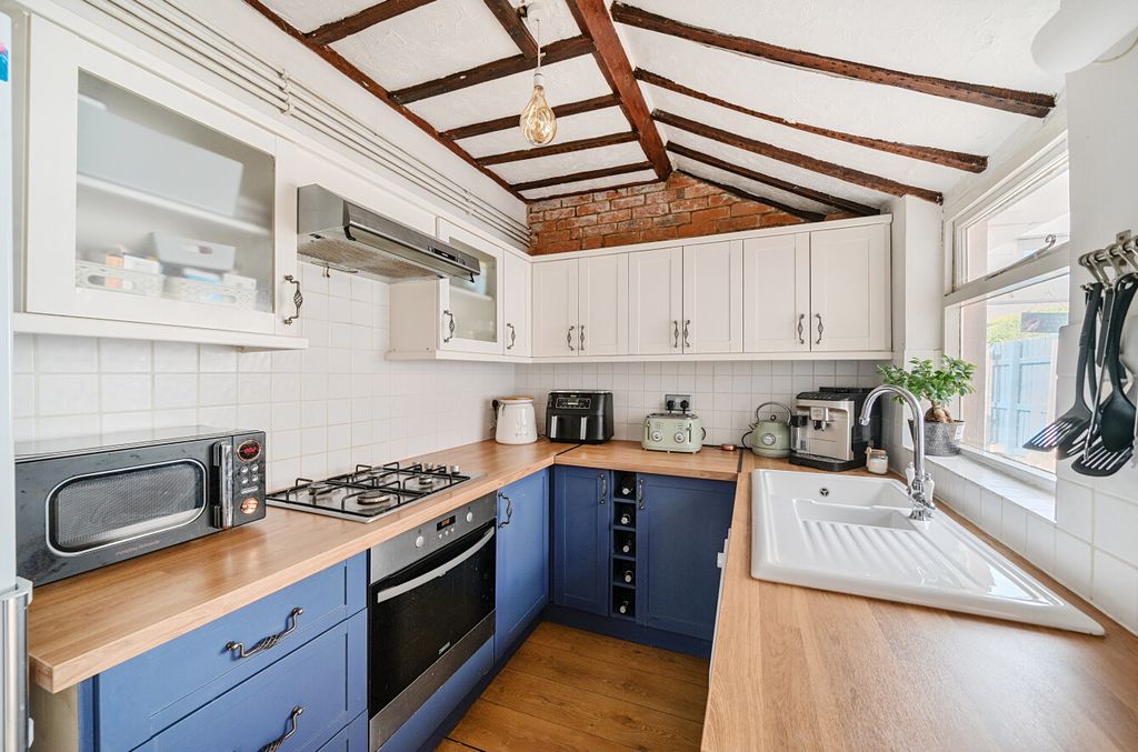 Property photo 1 of 13 20681c7c157B9291286077Arw20