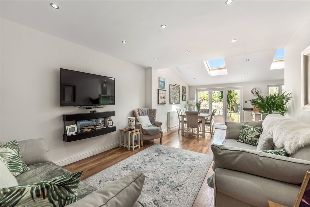 Property photo 2 of 31 Picture No. 17