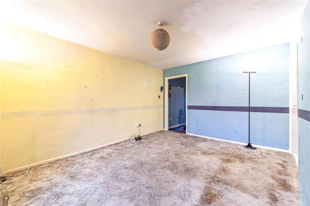 Property photo 3 of 14 Sitting Room