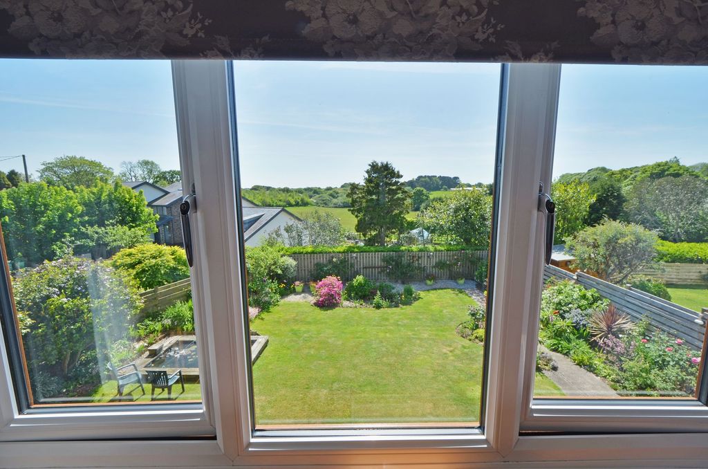Property photo 3 of 37