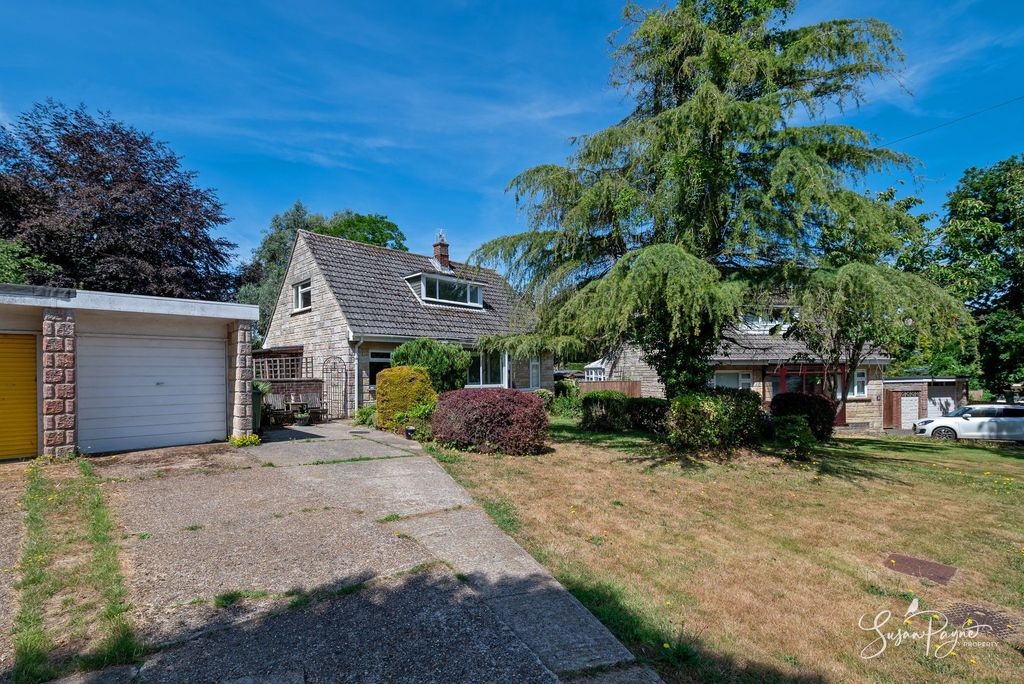 Property photo 1 of 40