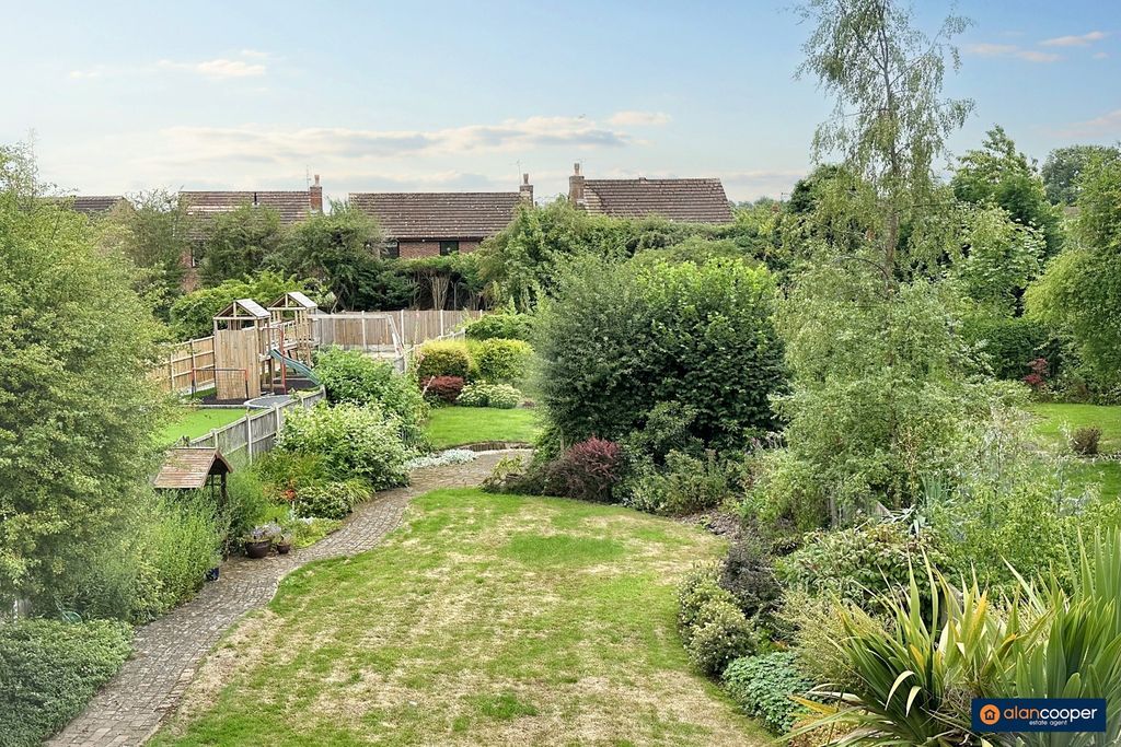 Property photo 2 of 28 4328983