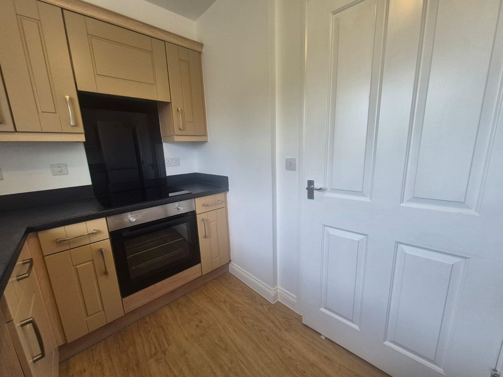 Property photo 2 of 10 Kitchen2