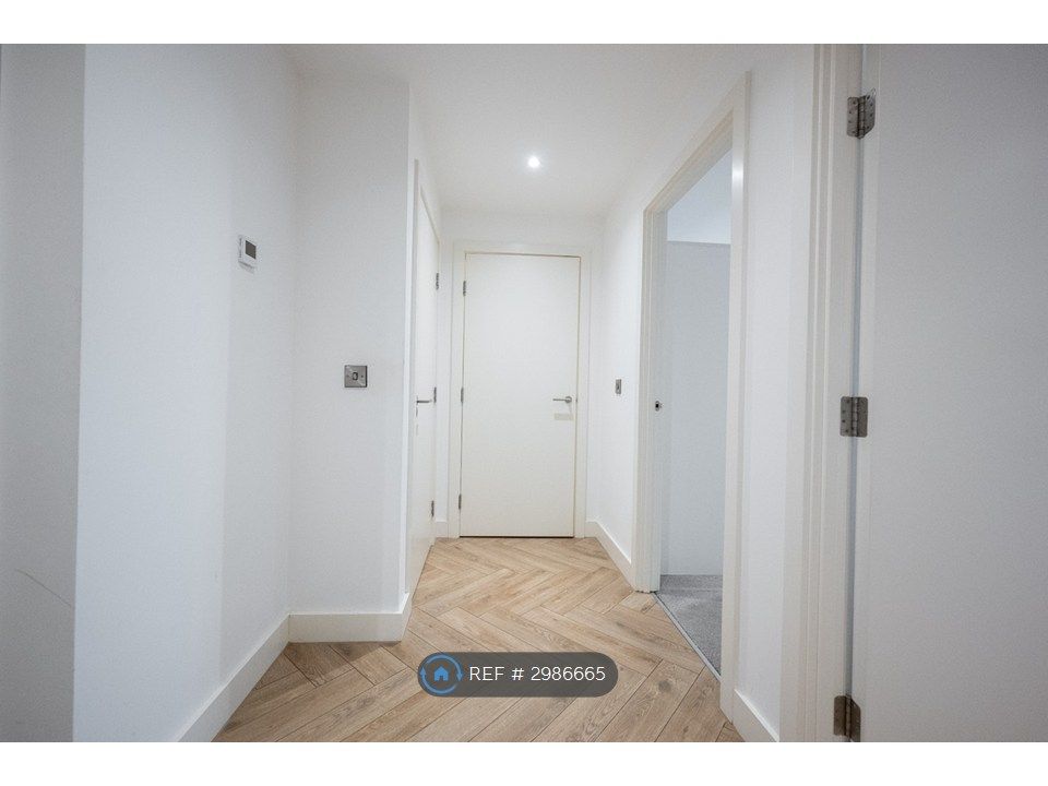 Property photo 3 of 35