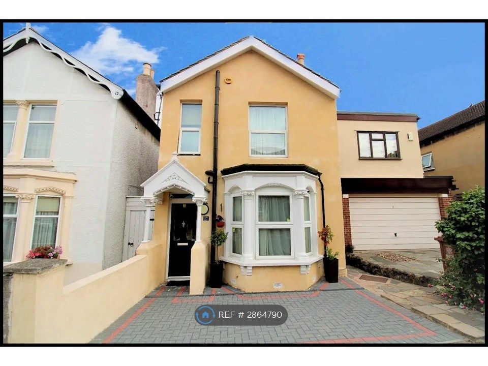 Property photo 3 of 14 Entrance