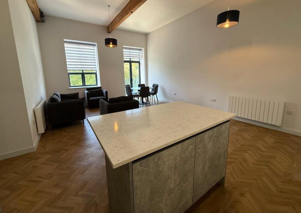 Property photo 3 of 11