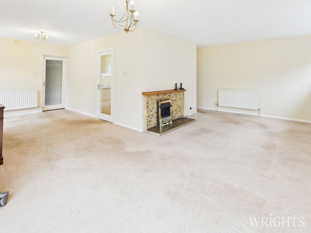 Property photo 3 of 25 Living Room