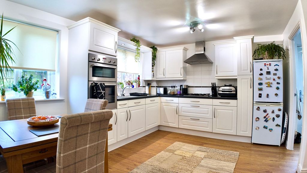 Property photo 3 of 29