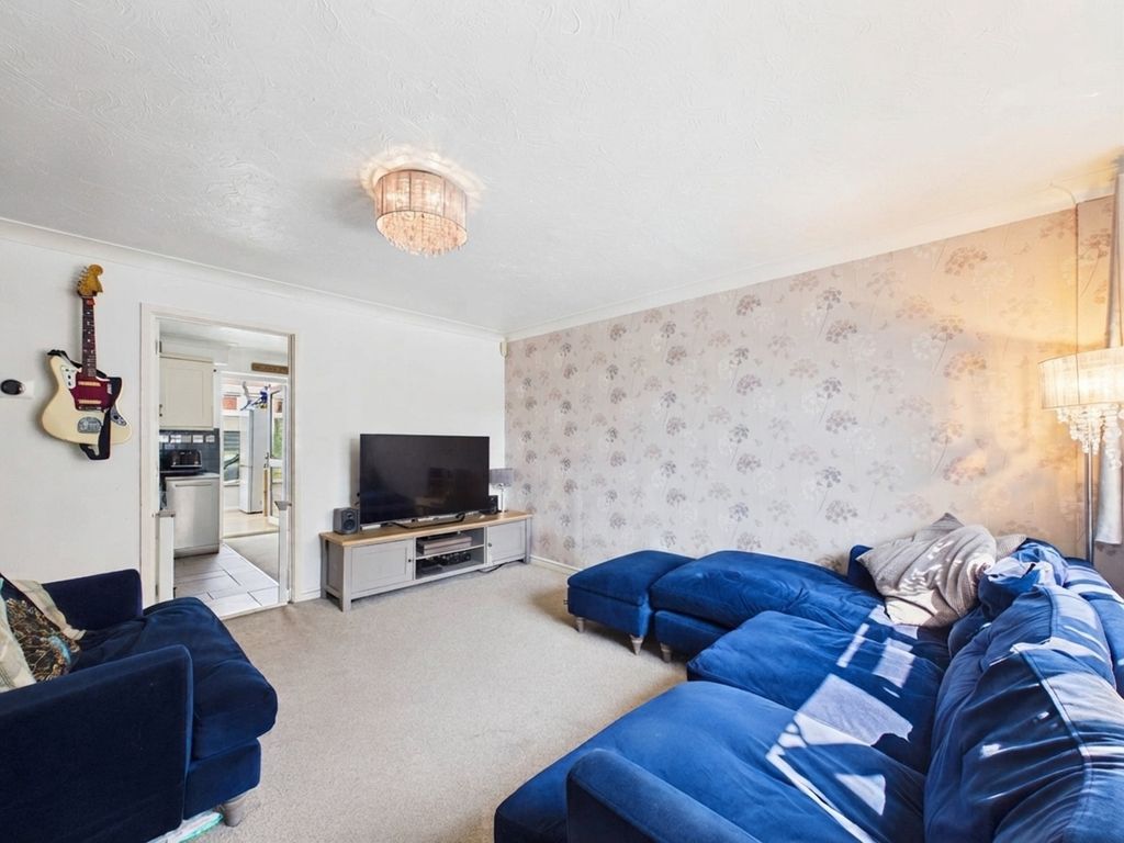 Property photo 3 of 12 Cam03624G0-Pr0250-Still001-001