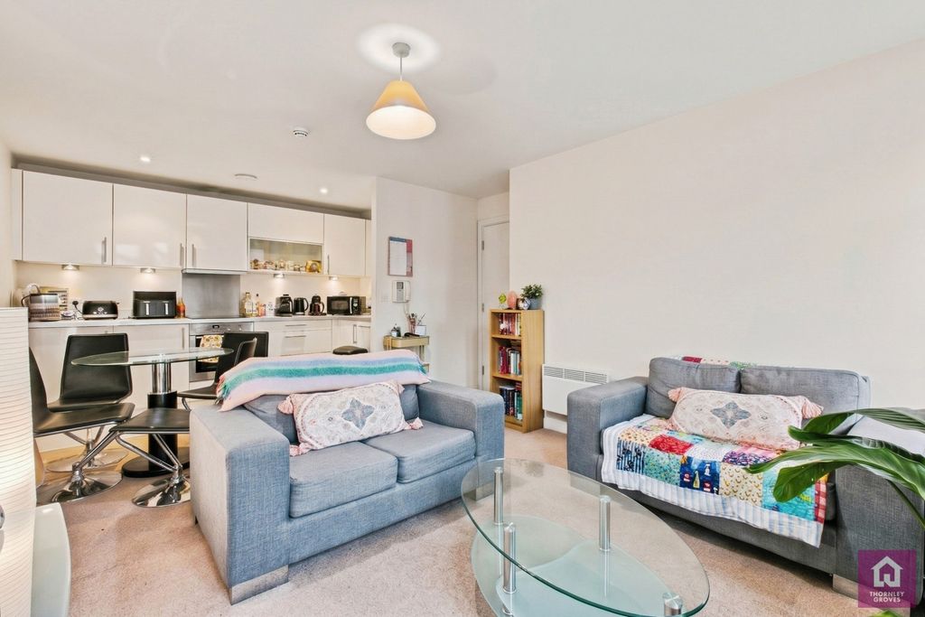 Property photo 3 of 10 Pbox-Img.Jpg