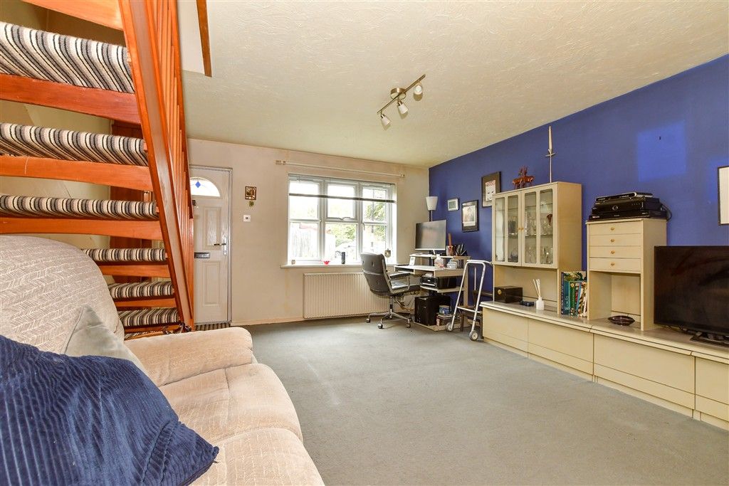 Property photo 2 of 12 Lounge