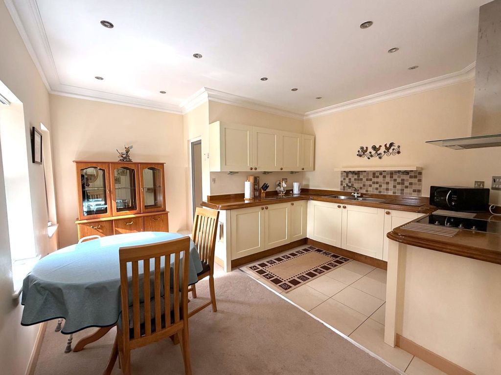 Property photo 2 of 14 Dining Area