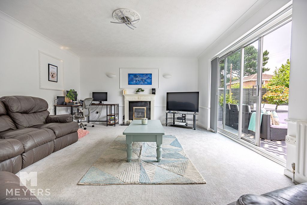 Property photo 3 of 20