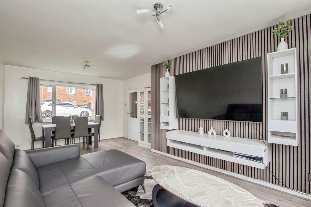 Property photo 2 of 20