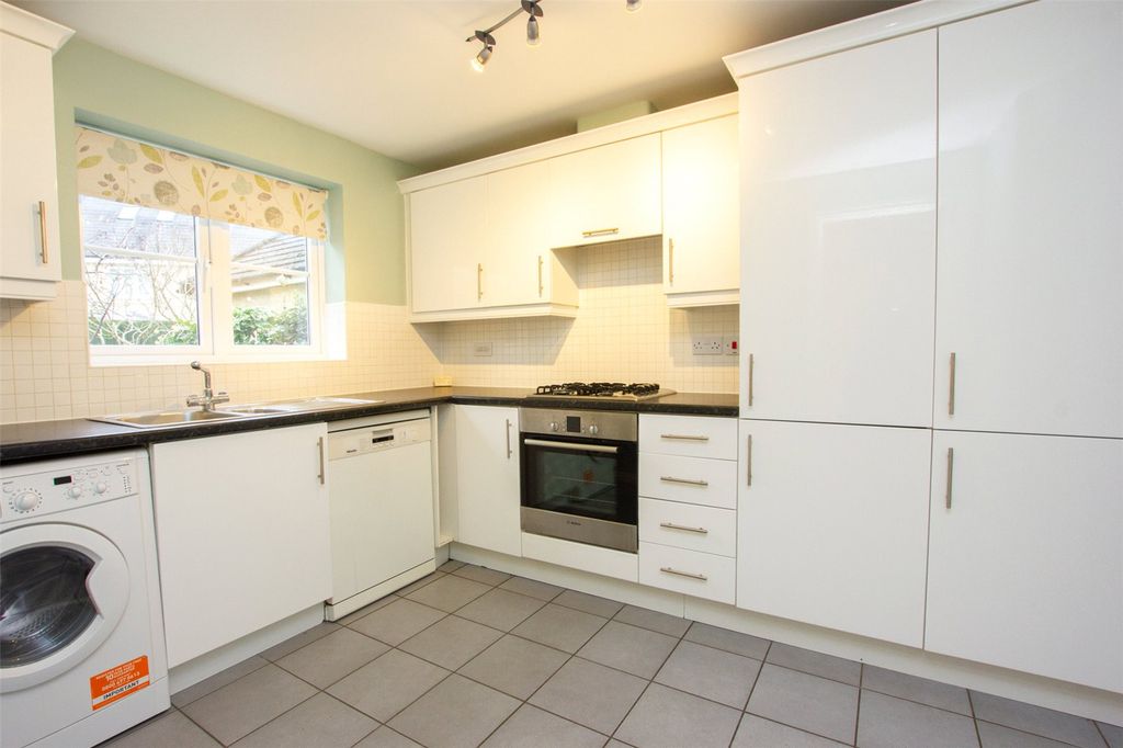 Property photo 2 of 19 Kitchen