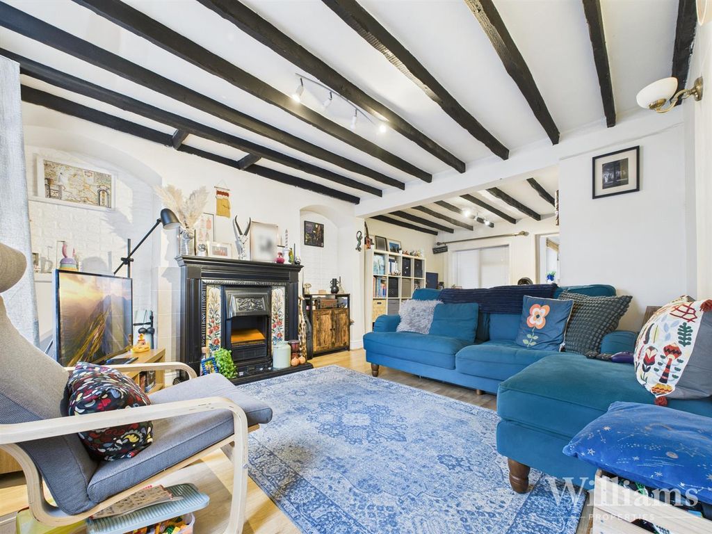 Property photo 2 of 13 Cam04950G0-Pr0135-Still012.Jpg