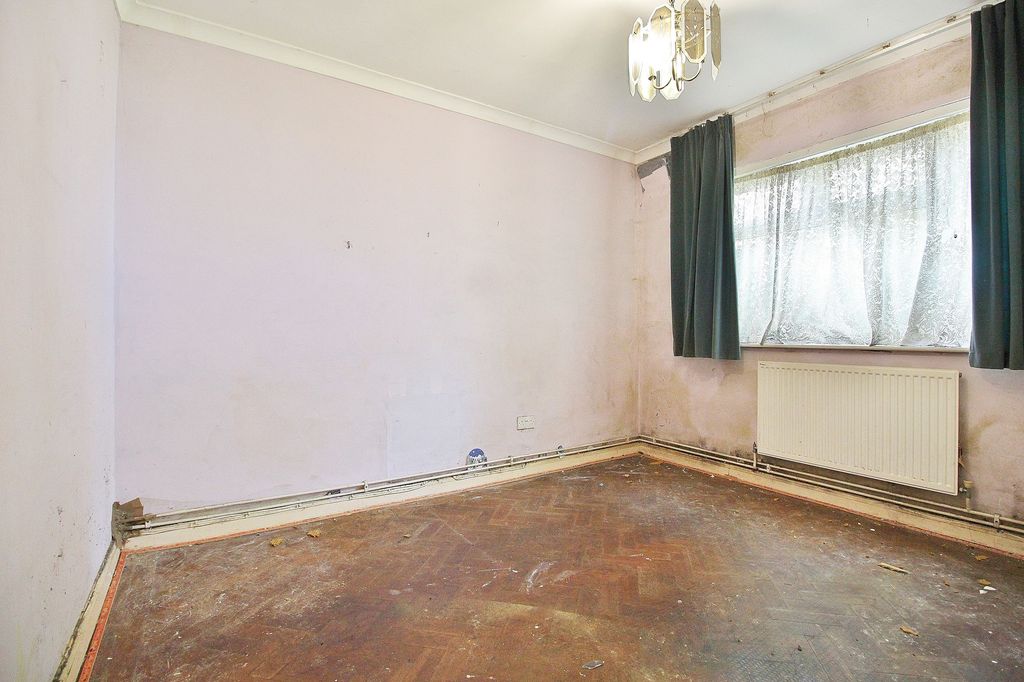 Property photo 3 of 6