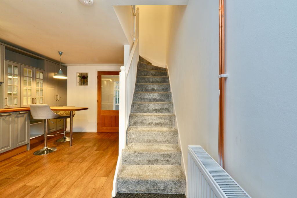 Property photo 2 of 10 1