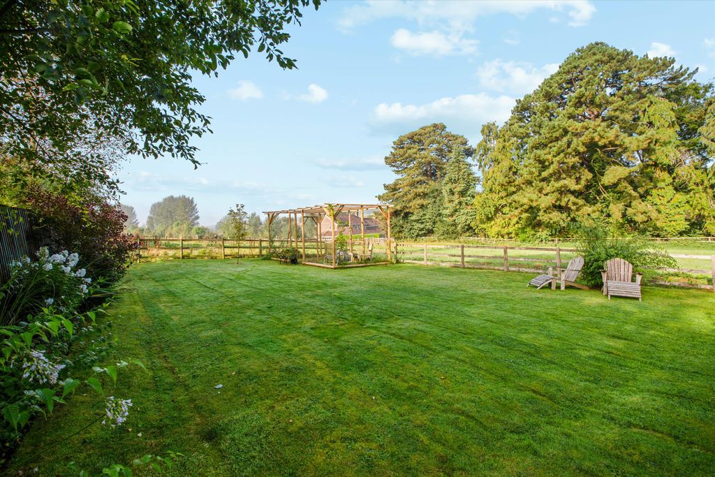 Property photo 3 of 19 Image