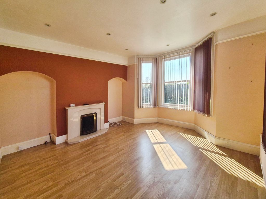 Property photo 3 of 17 F14d35Da-20250403_113449