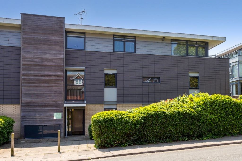 Property photo 1 of 5