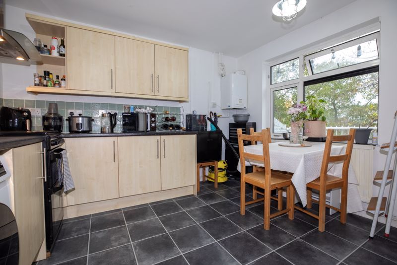 Property photo 3 of 10 Photo 6