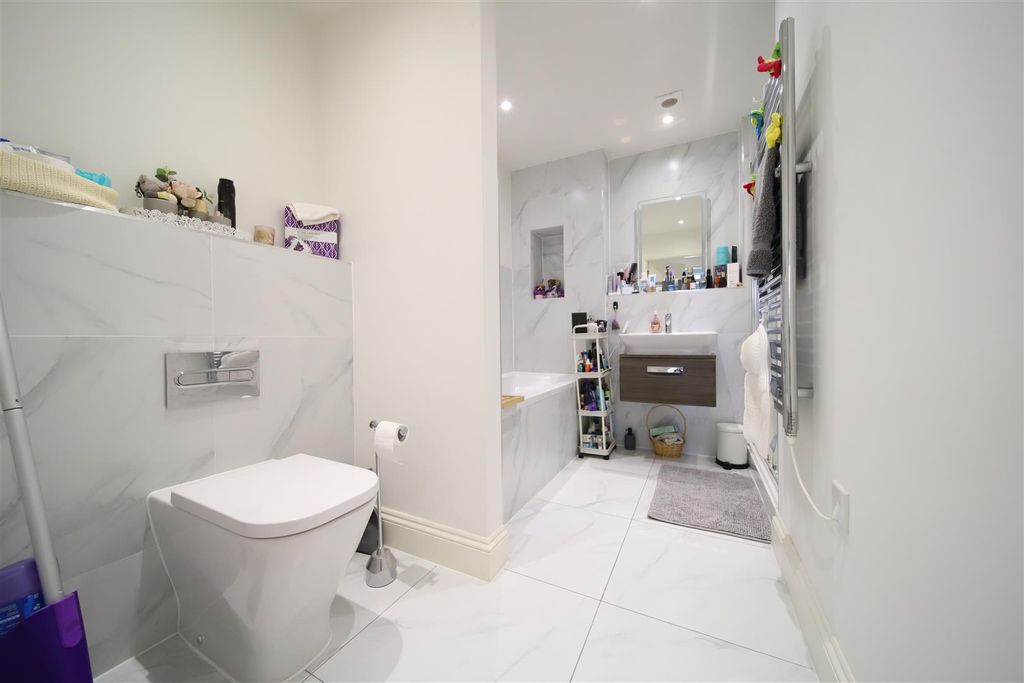 Additional image 14 of 1 bed flat for sale72, The Ridgeway, Enfield EN2