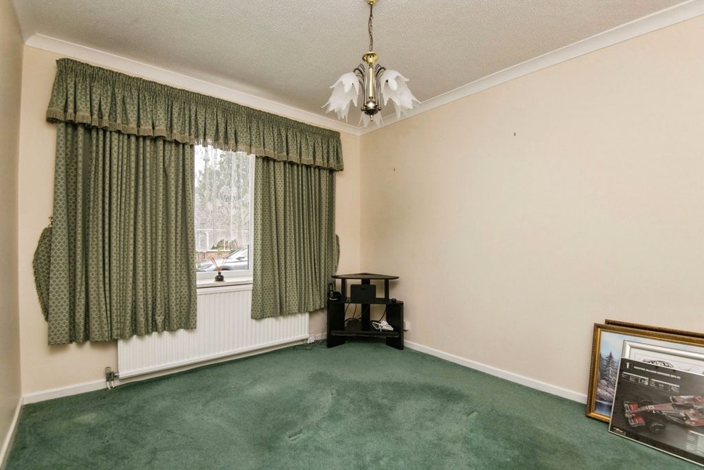 Property photo 3 of 17 Dining Room
