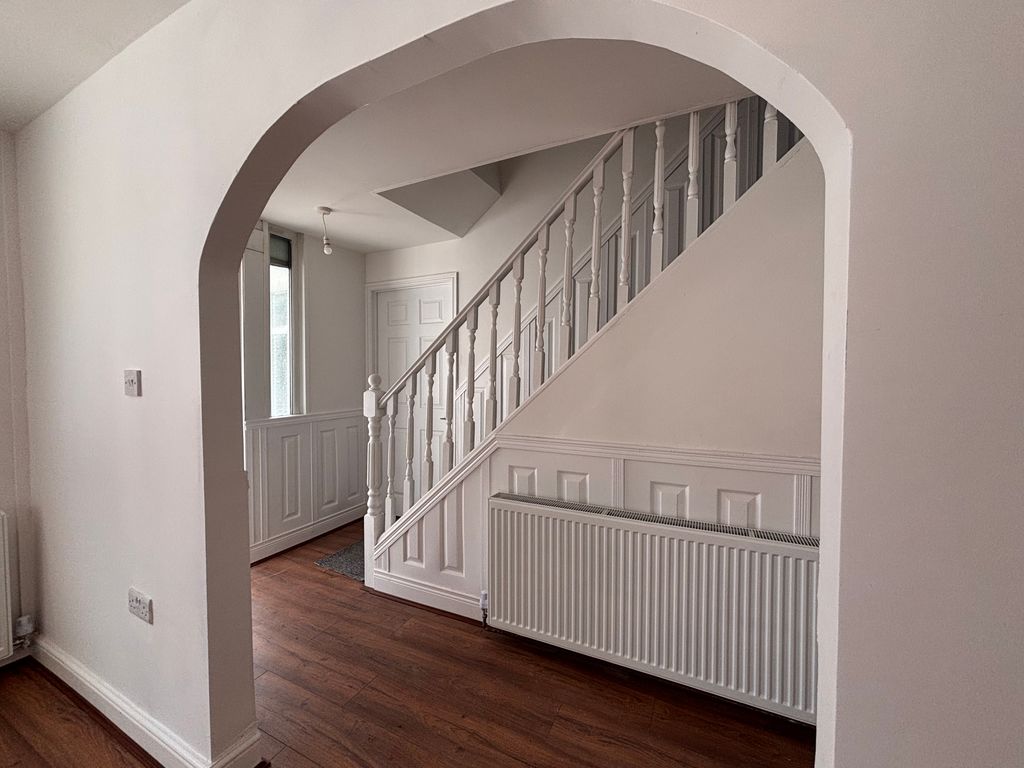 Property photo 2 of 15 Hallway