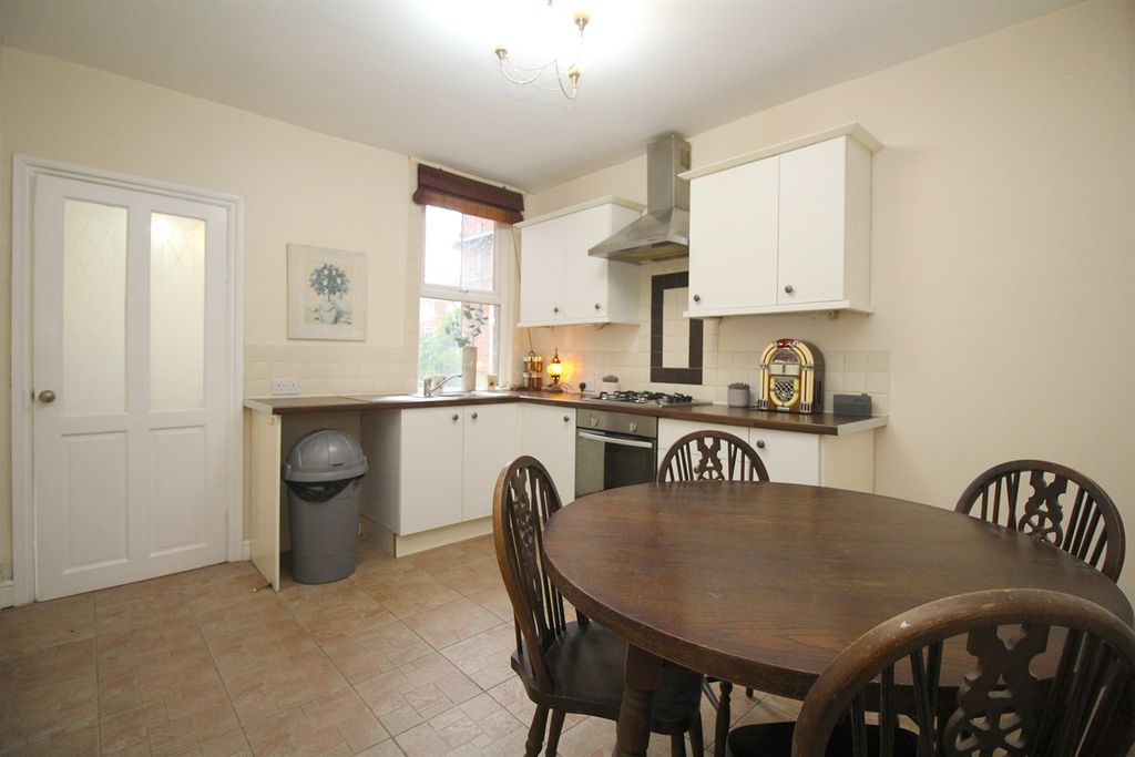 Property photo 1 of 25 Kitchen / Diner