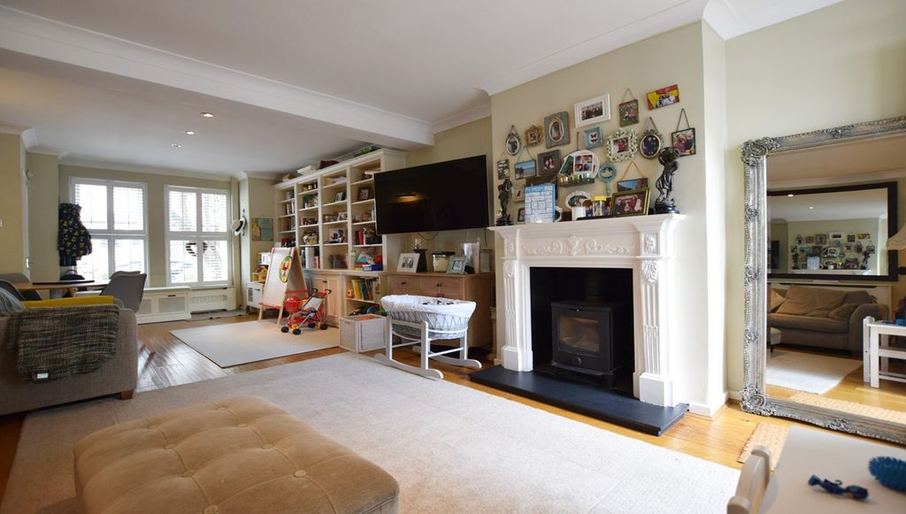 Property photo 3 of 12