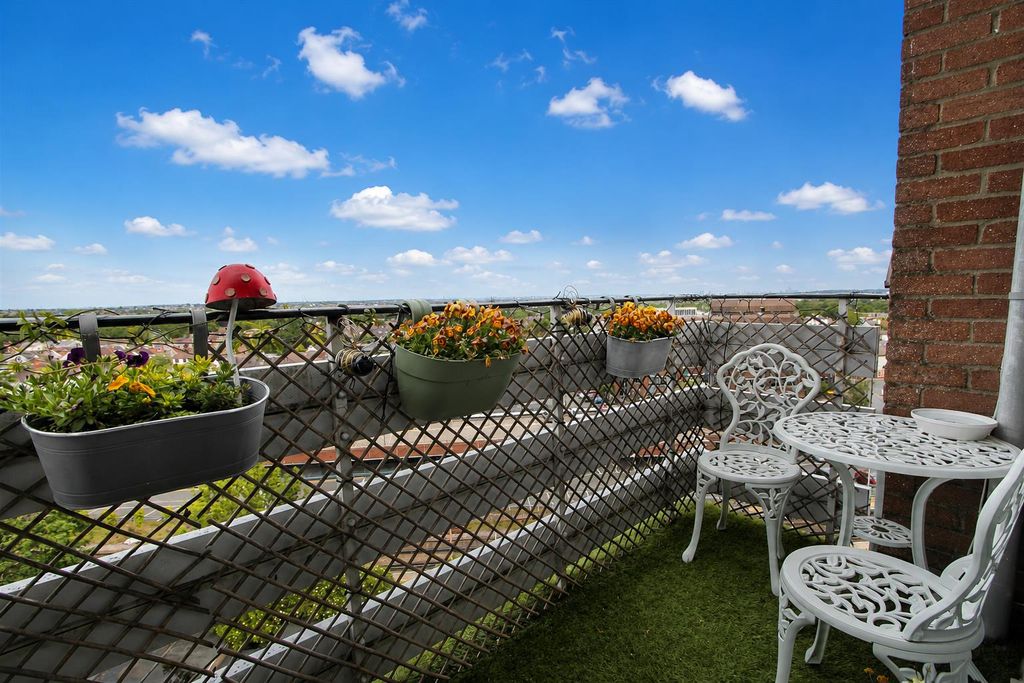 Property photo 2 of 19 Balcony.Jpg