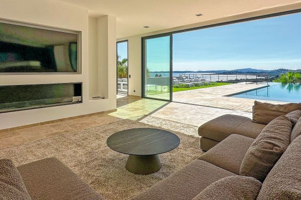 Property photo 1 of 3