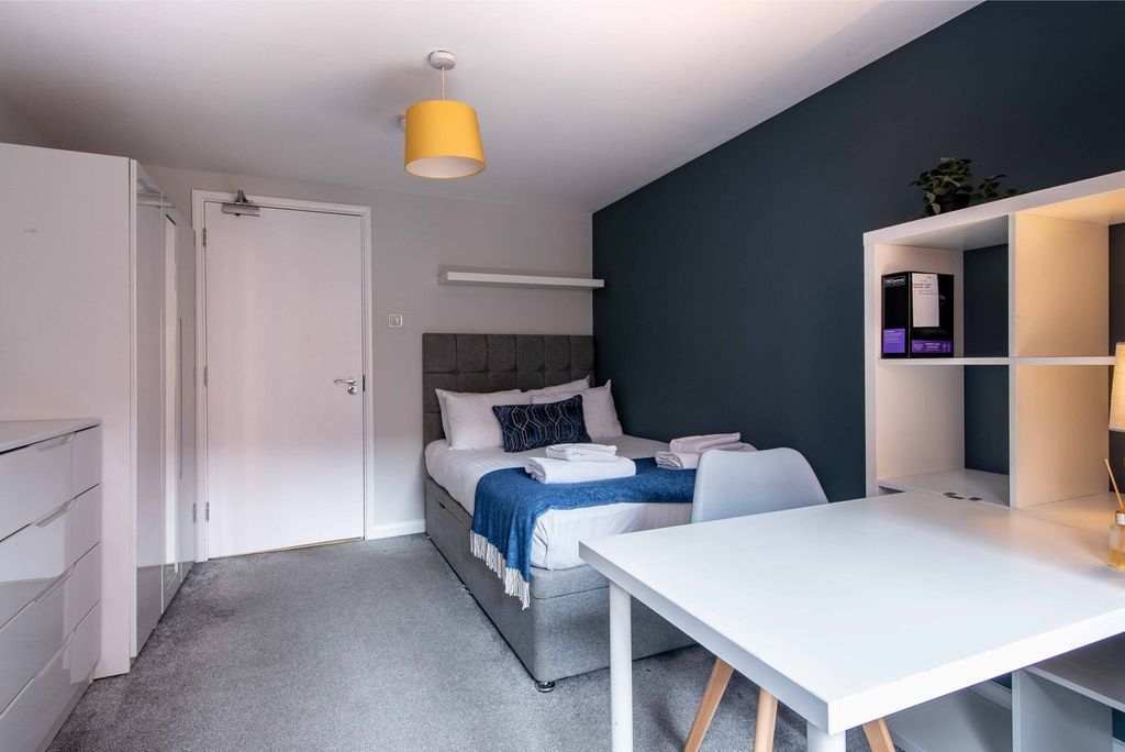 Property photo 2 of 9 Picture No. 16